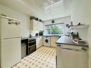 Kitchen- click for photo gallery